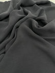 Stoned Grey Crinkle Effect Satin Pure Silk, Soie par cour, Mousseline de soie, Soie de mûrier, Yardage de soie, Soie lourde, Tissu de soie de luxe. 18 mm/ 135 cm de largeur.