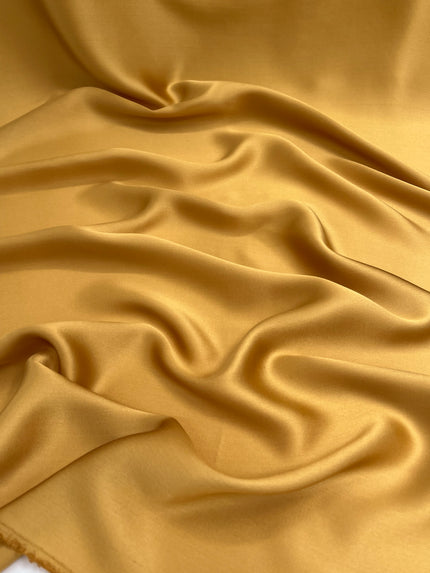 Soie pure satin jaune or, soie par cour, mousseline de soie, soie de mûrier, yardage de soie, soie lourde, tissu de soie de luxe. 14 mm/ 135 cm de largeur.