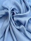 Bleu clair, soie par cour, soie naturelle, mousseline de soie, soie de mûrier, voile de soie, yardage de soie, soie froissée, soie à carreaux, soie texturée.