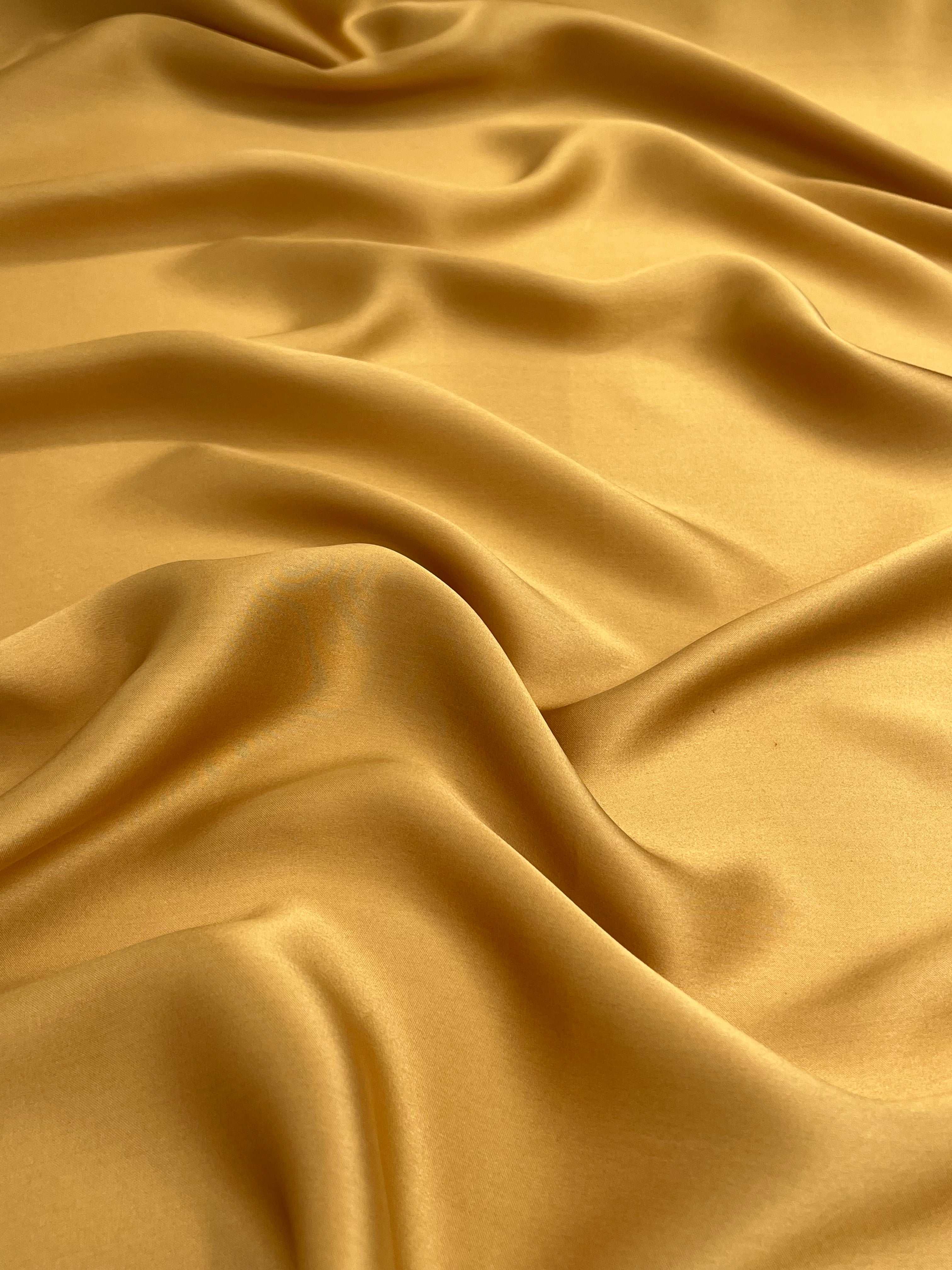 Soie pure satin jaune or, soie par cour, mousseline de soie, soie de mûrier, yardage de soie, soie lourde, tissu de soie de luxe. 14 mm/ 135 cm de largeur.