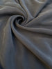 Stoned Grey Crinkle Effect Satin Pure Silk, Soie par cour, Mousseline de soie, Soie de mûrier, Yardage de soie, Soie lourde, Tissu de soie de luxe. 18 mm/ 135 cm de largeur.