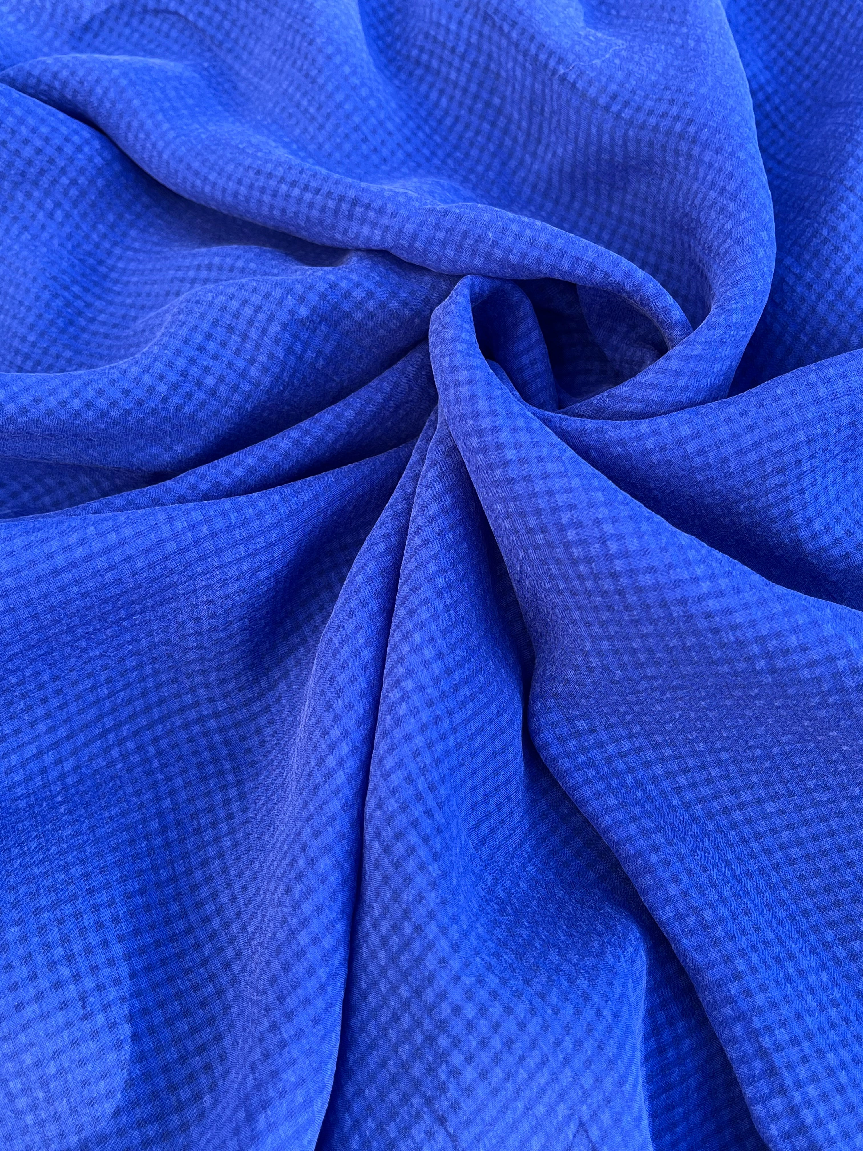 Transparent Bleu Marine Gingham À Motifs Stoned Silk Satin Pure Soie, Soie par cour, Mousseline de soie, Soie de mûrier, Yardage de soie, Soie lourde, Tissu de soie de luxe. 12 mm/ 143 cm de largeur.