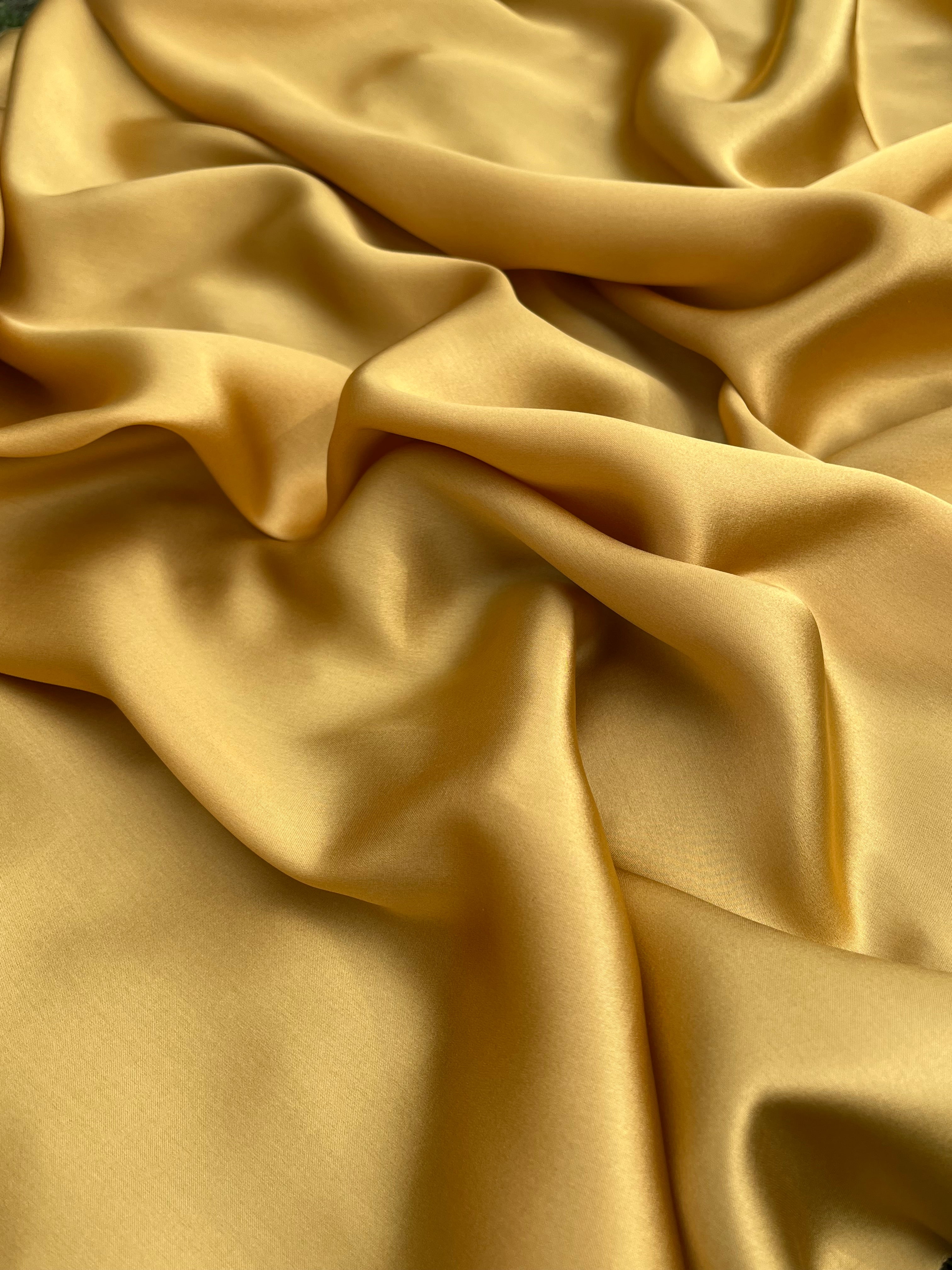 Soie pure satin jaune or, soie par cour, mousseline de soie, soie de mûrier, yardage de soie, soie lourde, tissu de soie de luxe. 14 mm/ 135 cm de largeur.