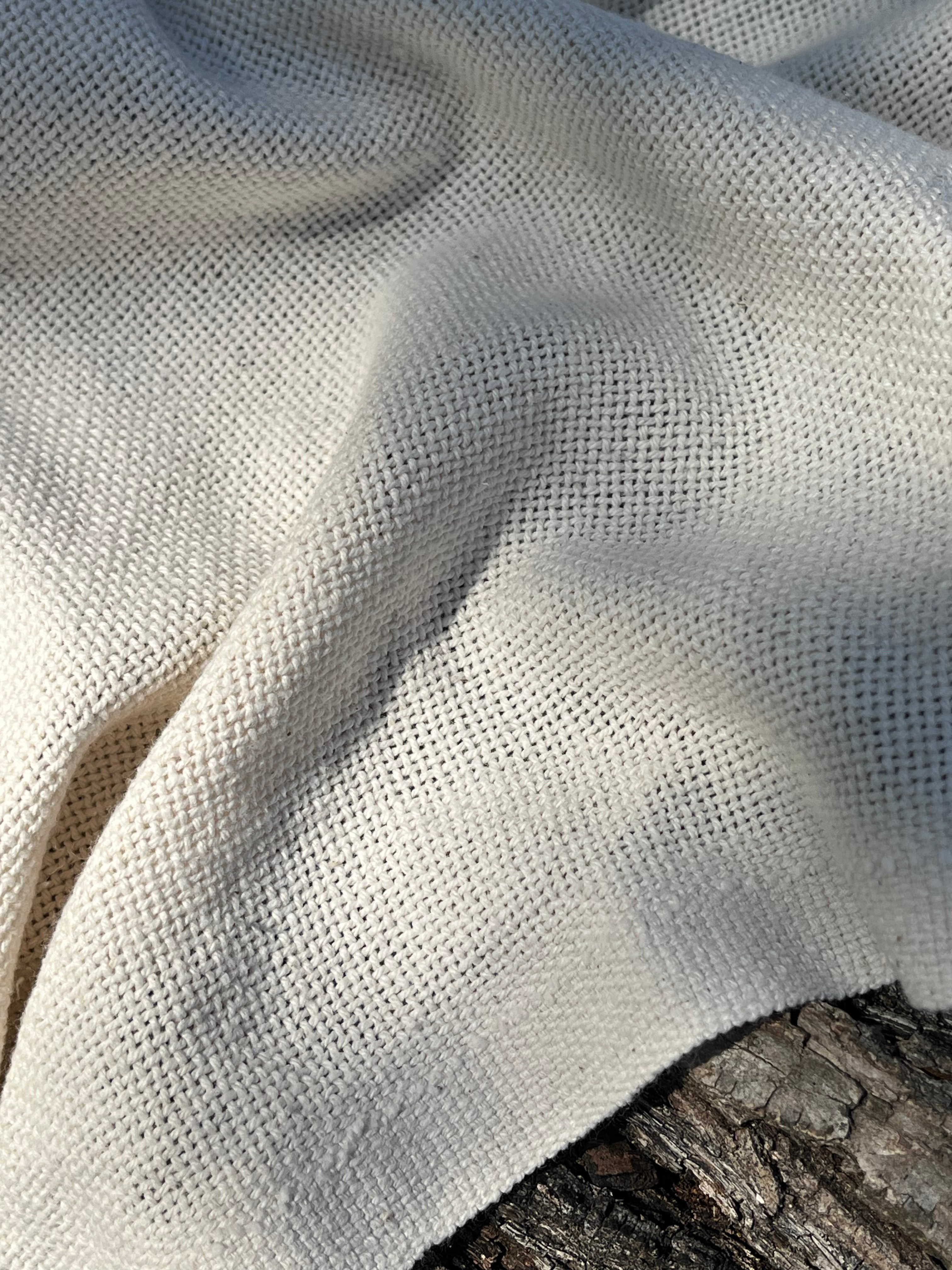 Tissu froissé en coton turc texturé spécial : qualité unique pour les robes d'été kimono et les tenues de nouveau-né | Options de gaze, transparentes et extensibles.