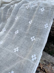 Tissu en lin écru blanc ivoire par cour, tissu en coton biologique, tissus naturels semi-transparents texturés à la main.