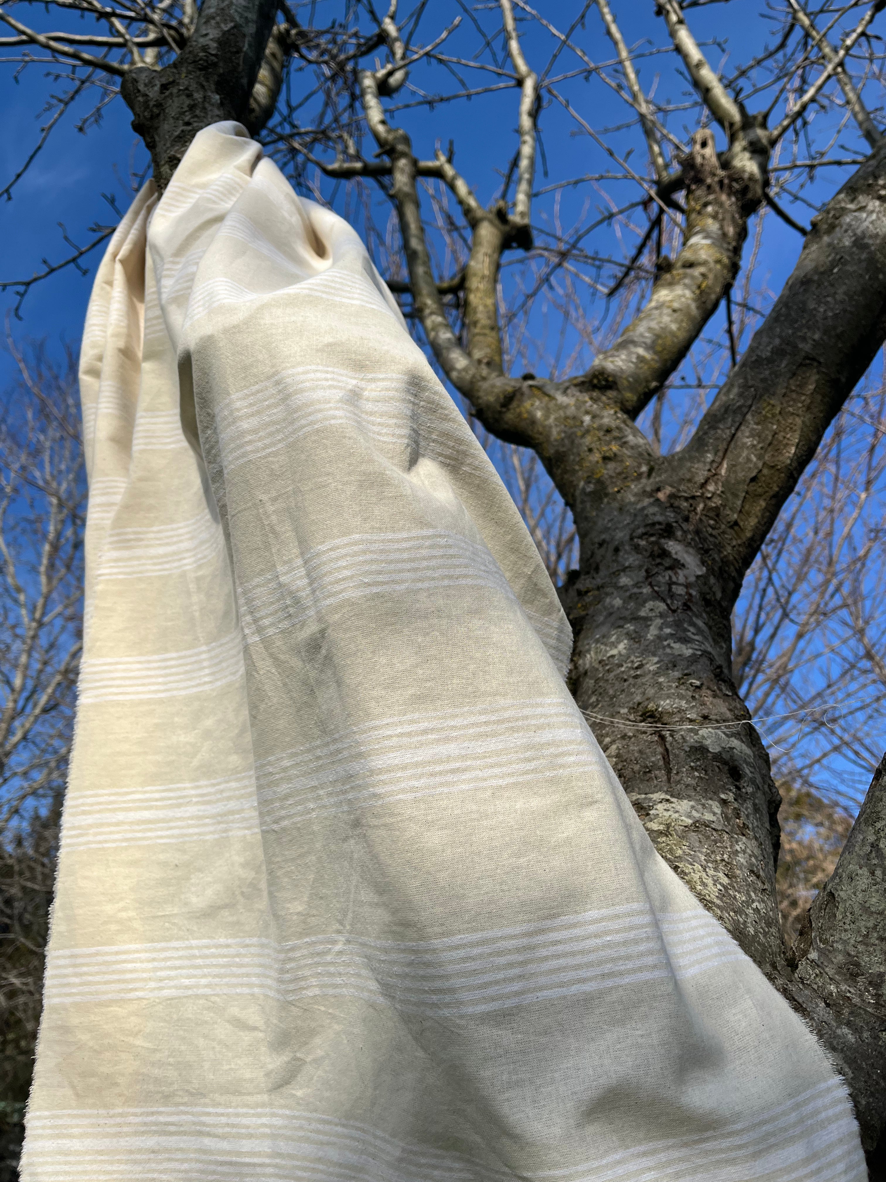 Tissu en coton lin adouci doux et fluide à larges rayures de poids moyen par mètre 200 g/m2 – Pour le rembourrage à rayures de style français ou les projets de couture pour kimono ou pantalon – Tissus d'ameublement naturels de 235 cm de largeur.