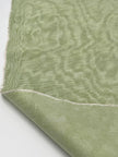 Rembourrage luxueux en soie vert pastel pour tête de lit ottoman, tissus d'intérieur pour textiles de maison : housses d'oreiller, motifs inspirés du kimono, motifs en filigrane.