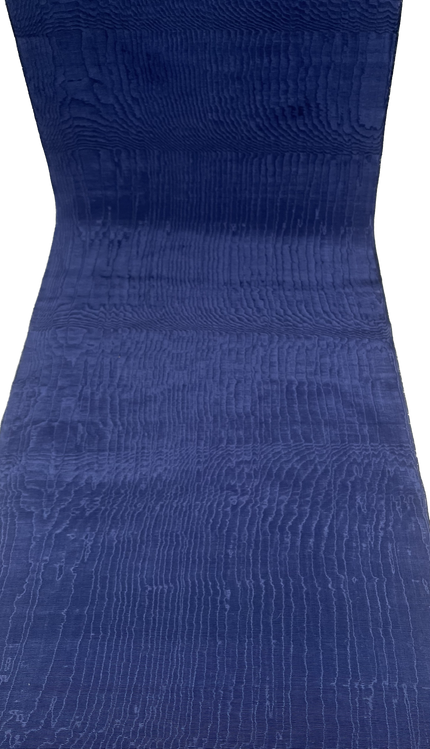 Rembourrage luxueux en soie bleu foncé pour tête de lit ottoman, tissus d'intérieur pour textiles de maison : housses d'oreiller, motifs inspirés du kimono, motifs en filigrane.